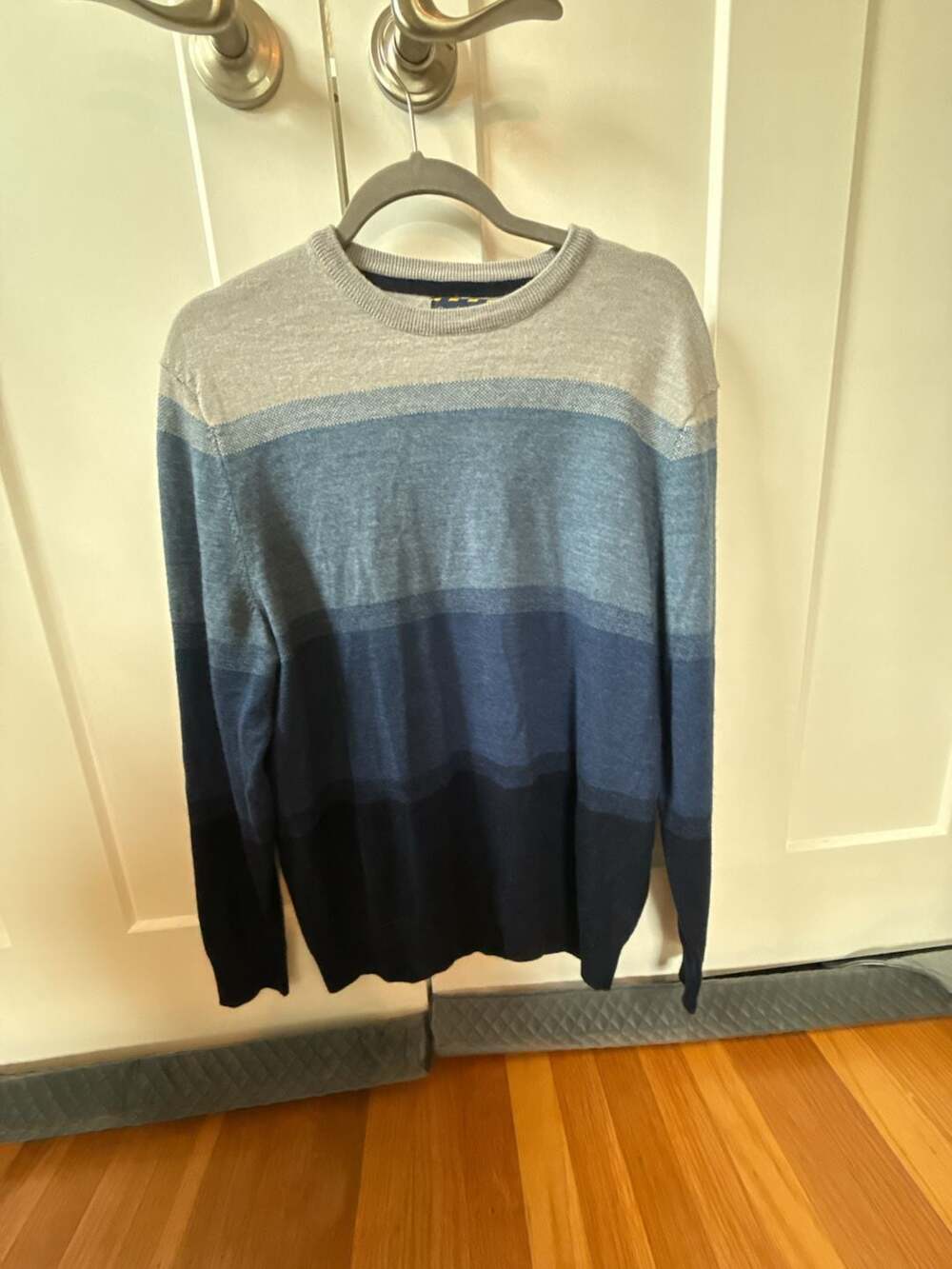 Club Room Colorblock Crewneck Sweater Size L Blue Gray Black